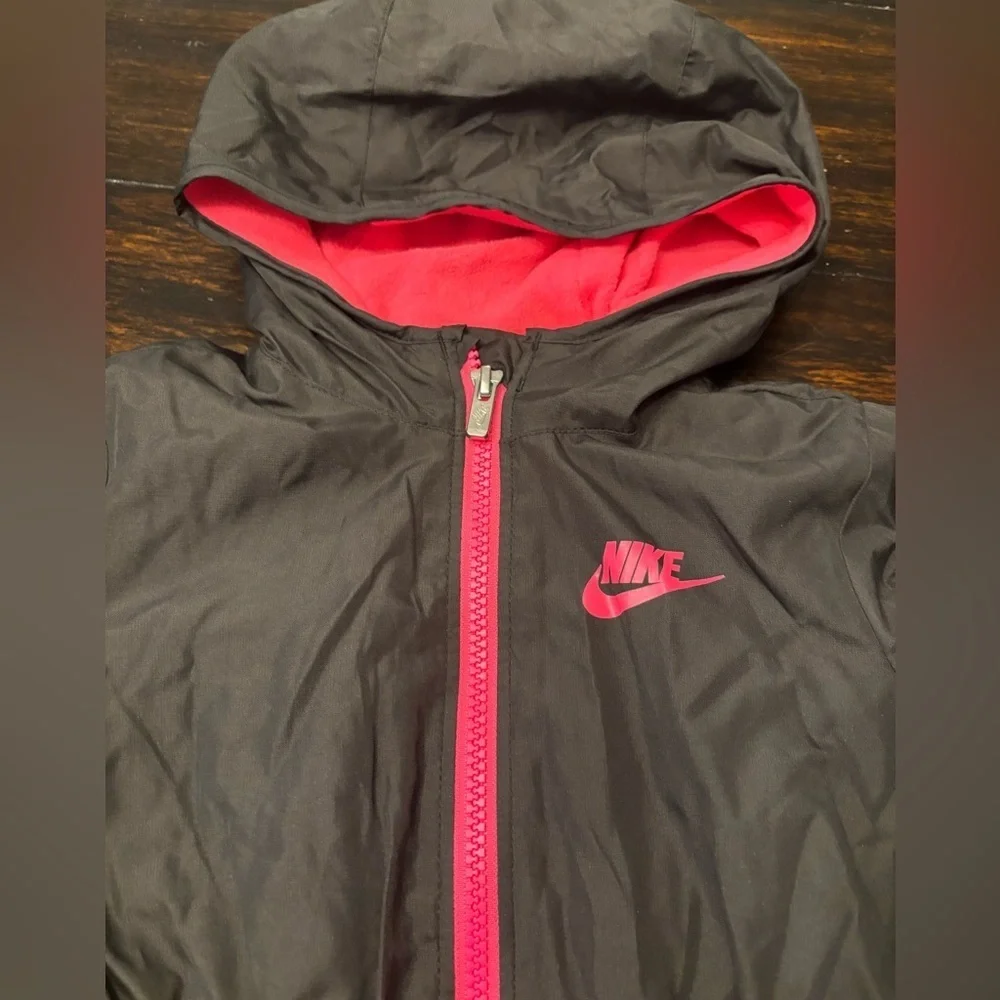 Nike Kids Black Raincoat with Pink highlights size 2-3 years | 3t